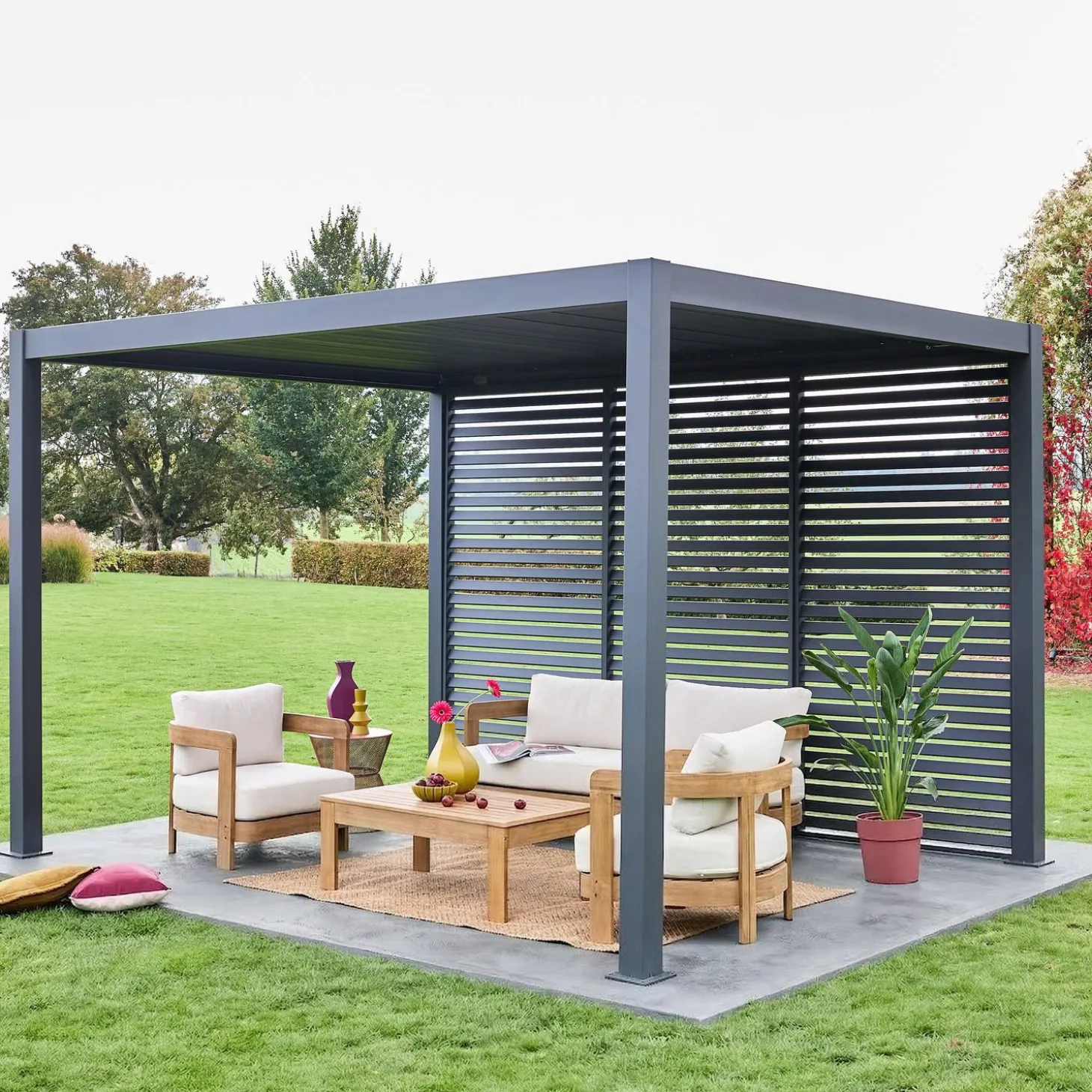 Pergola met lamellendak 4x3m met 3 vaste lamellenwanden 130cm