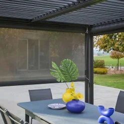 Pergola met lamellendak 4x3m met 1 zonnescherm van 3m en 1 van 4m