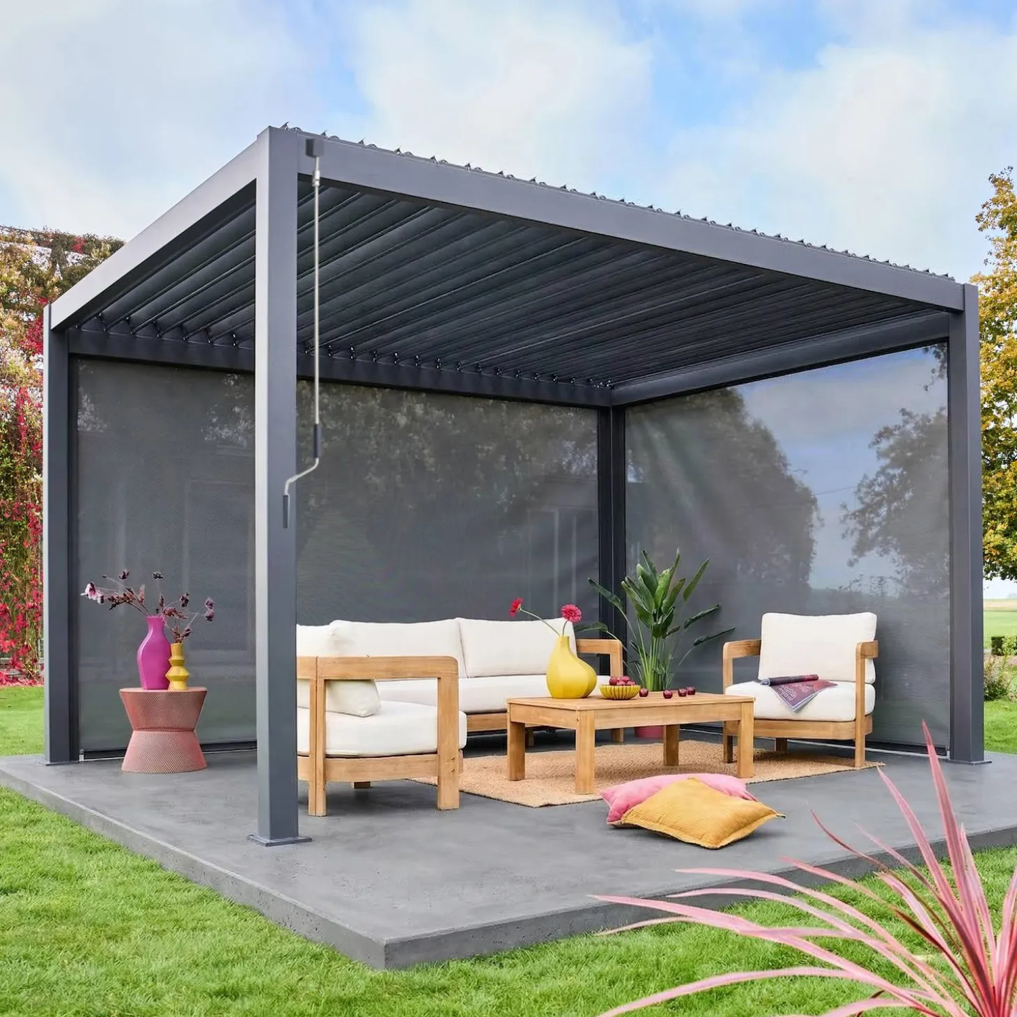 Pergola met lamellendak 4x3m met 1 zonnescherm 3m en 1 zonnescherm 4m