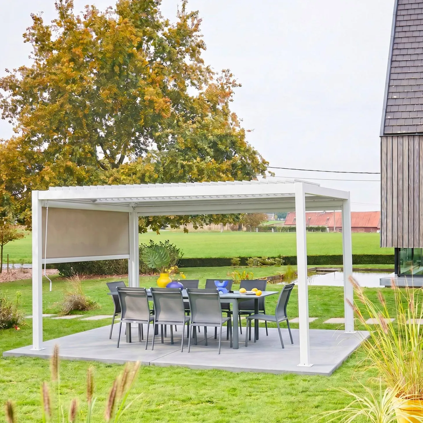 Pergola met lamellendak 4x3m met zonnescherm 3m