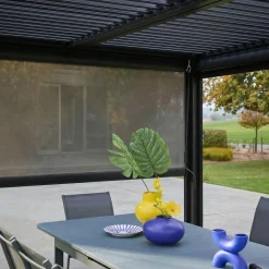 Pergola met lamellendak 4x3m met 1 zonnescherm van 3m en 1 van 4m