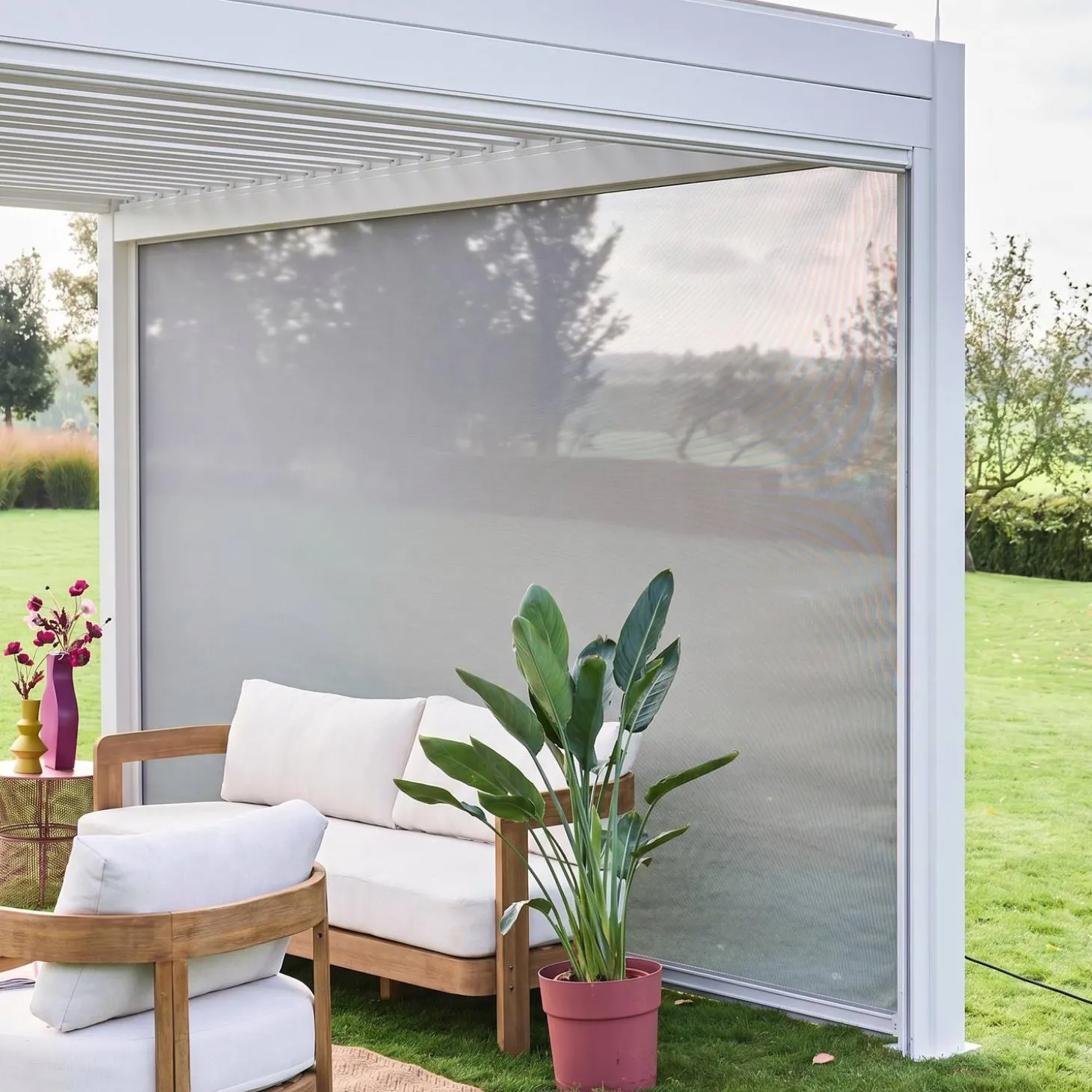 Pergola met lamellendak 4x3m met zonnescherm 4m