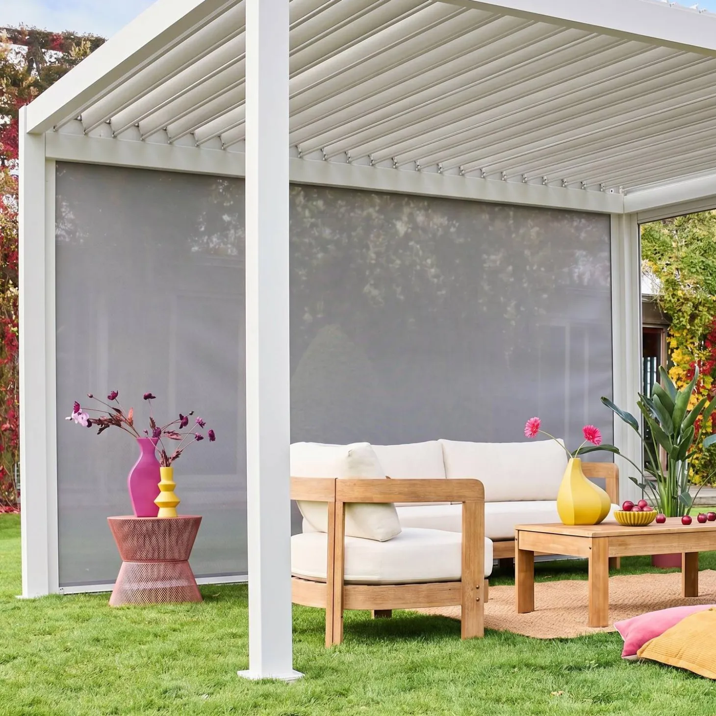 Pergola met lamellendak 4x3m met zonnescherm 4m