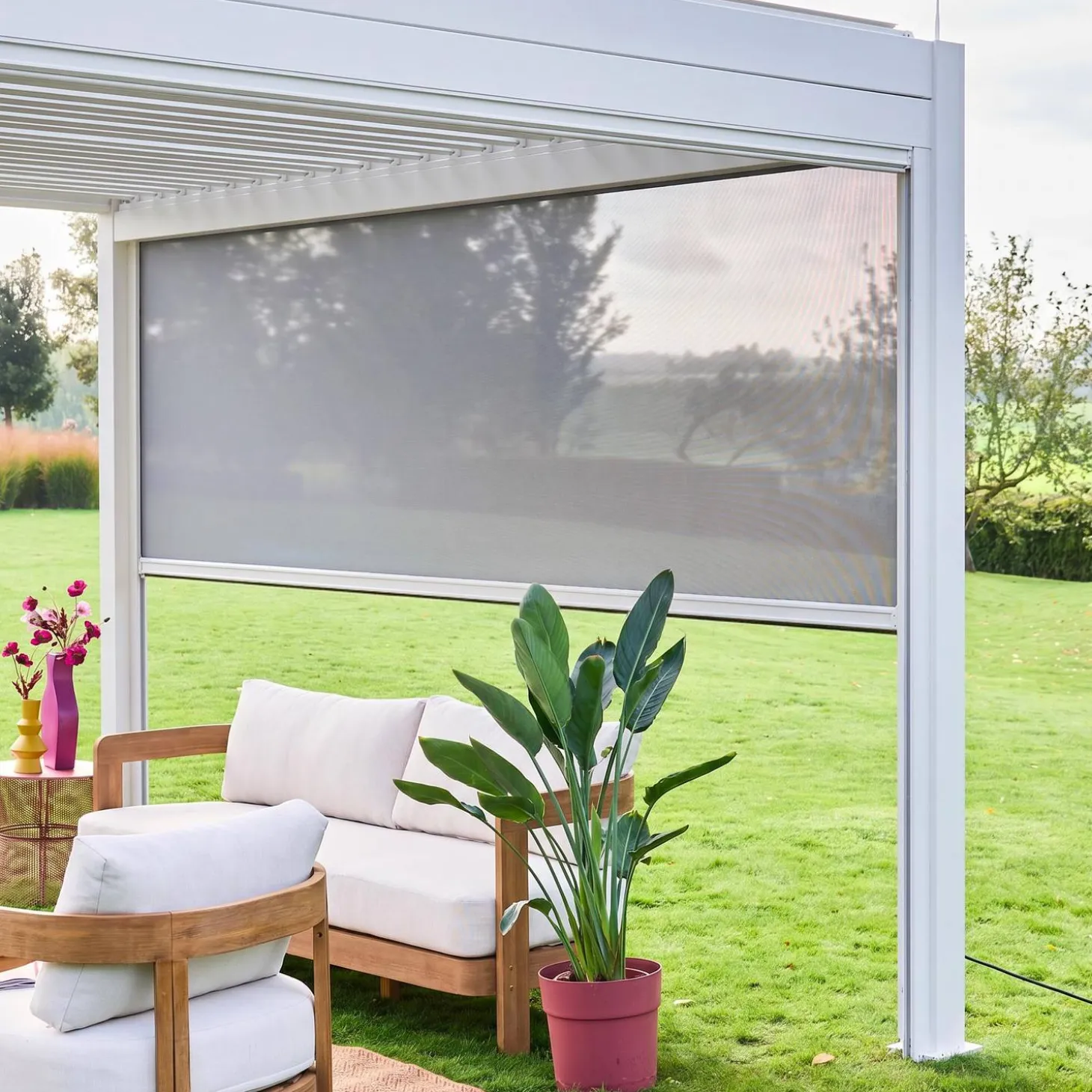 Pergola met lamellendak 4x3m met zonnescherm 4m