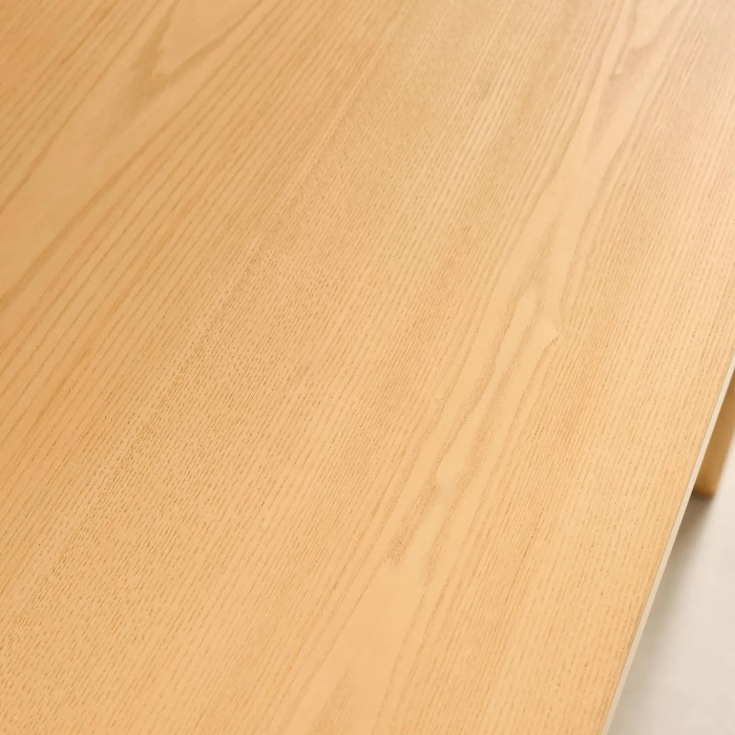 Rechthoekige eettafel van rubberhout en essenfineer 6 plaatsen