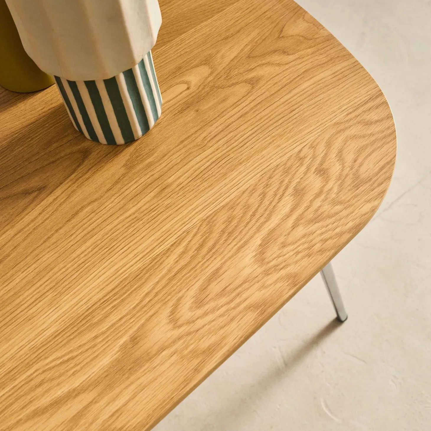 Rechthoekige salontafel met houteffect en verchroomde poten