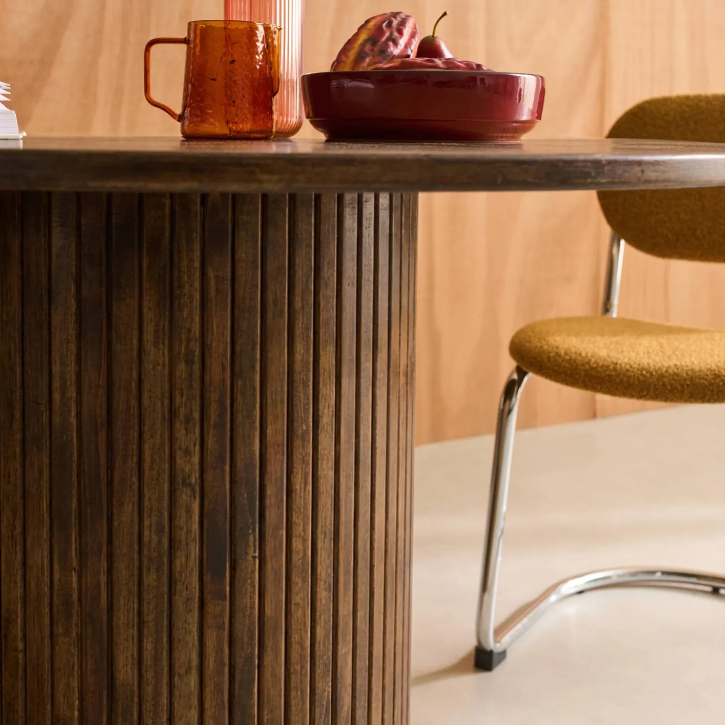 Ronde eettafel van rubberhout en eikenfineer 4 plaatsen