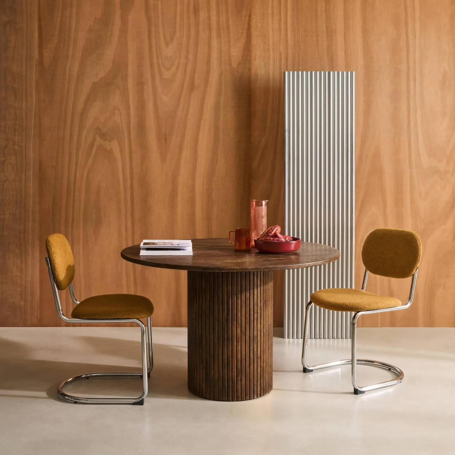 Ronde eettafel van rubberhout en eikenfineer 4 plaatsen