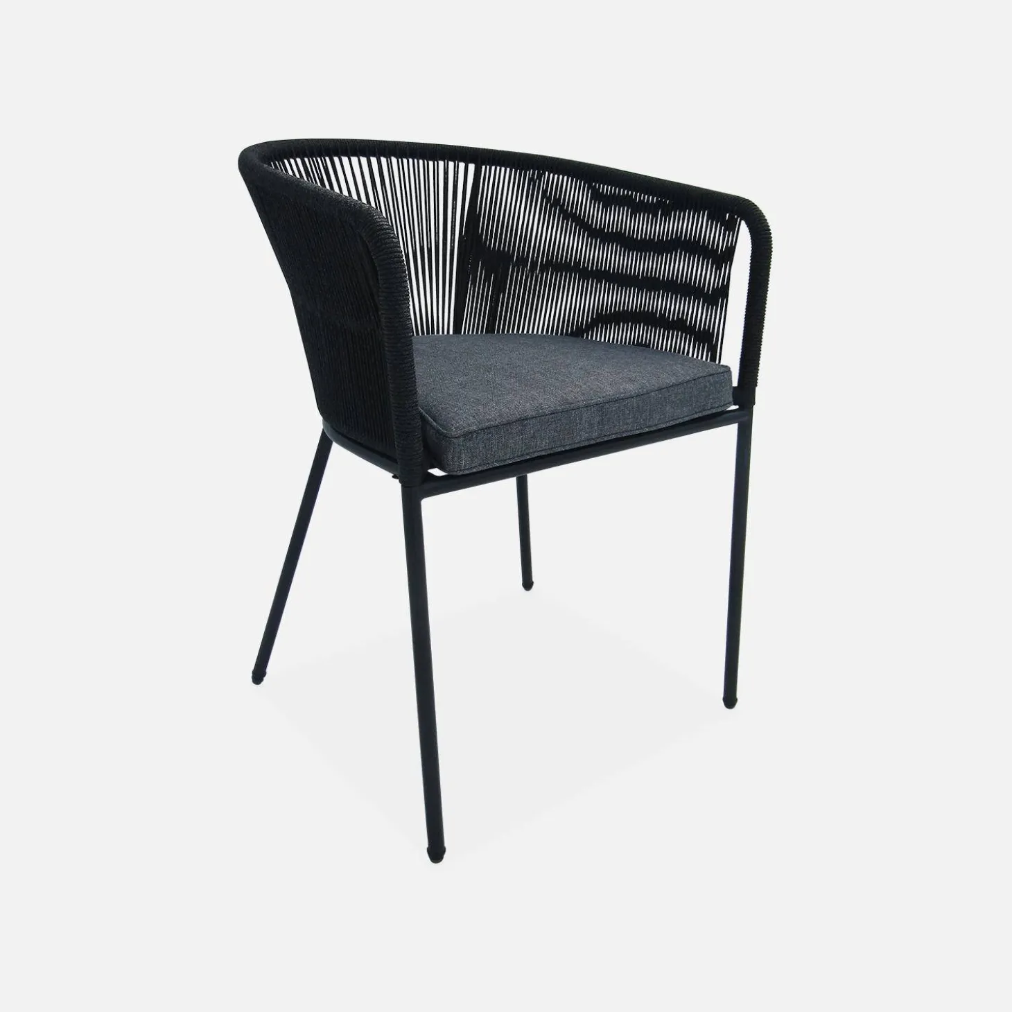 Ronde houten eettafel, binnen/buiten + 4 touw en stalen armstoelen