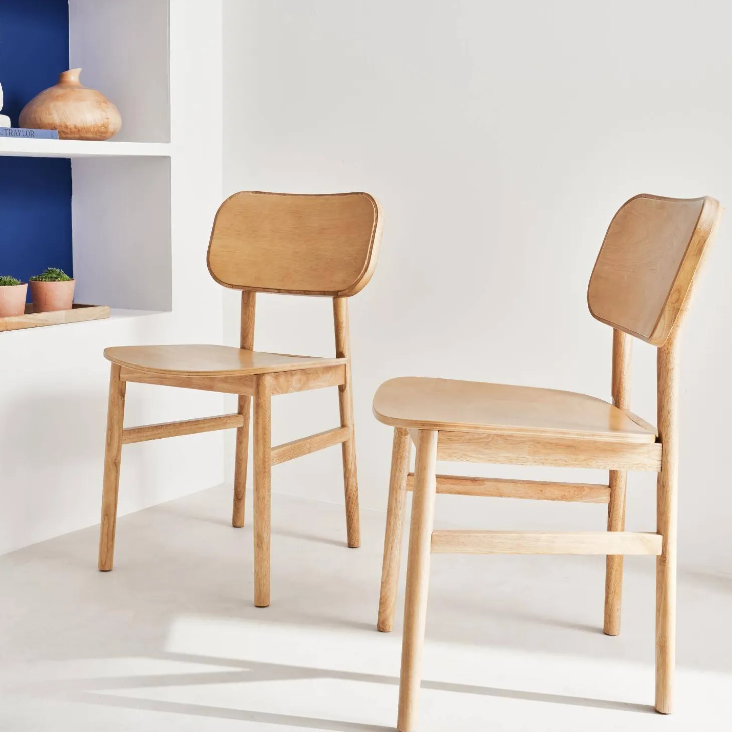 Rubberhouten stoelen, set van 2