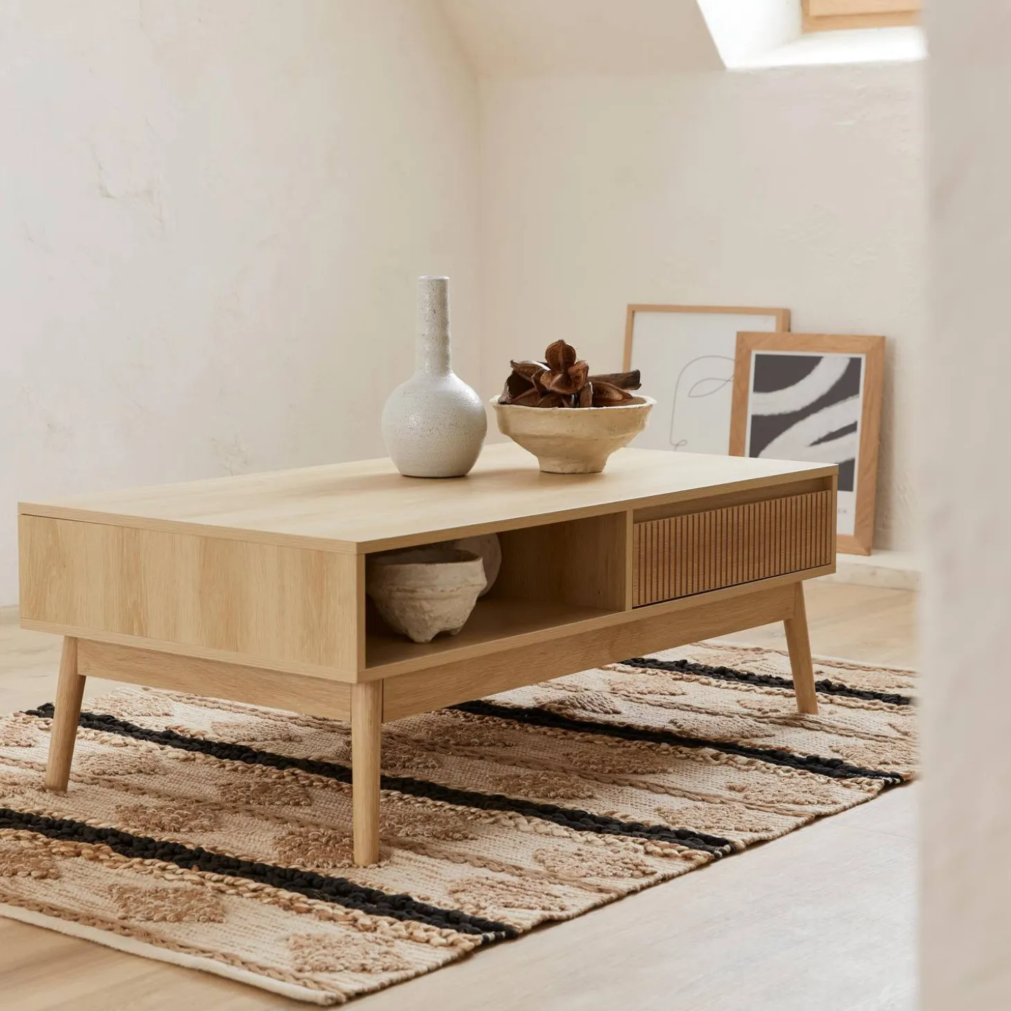 Salontafel in walnootkleurig hout, linear, L 110 x B 59 x H 39cm