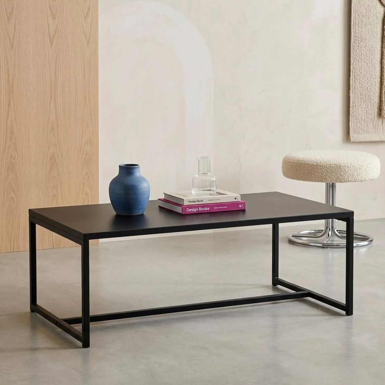 Salontafel van zwart metaal