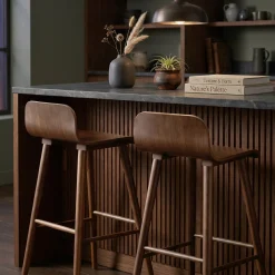 Scandinavische barkrukken van rubberhout (set van 2)