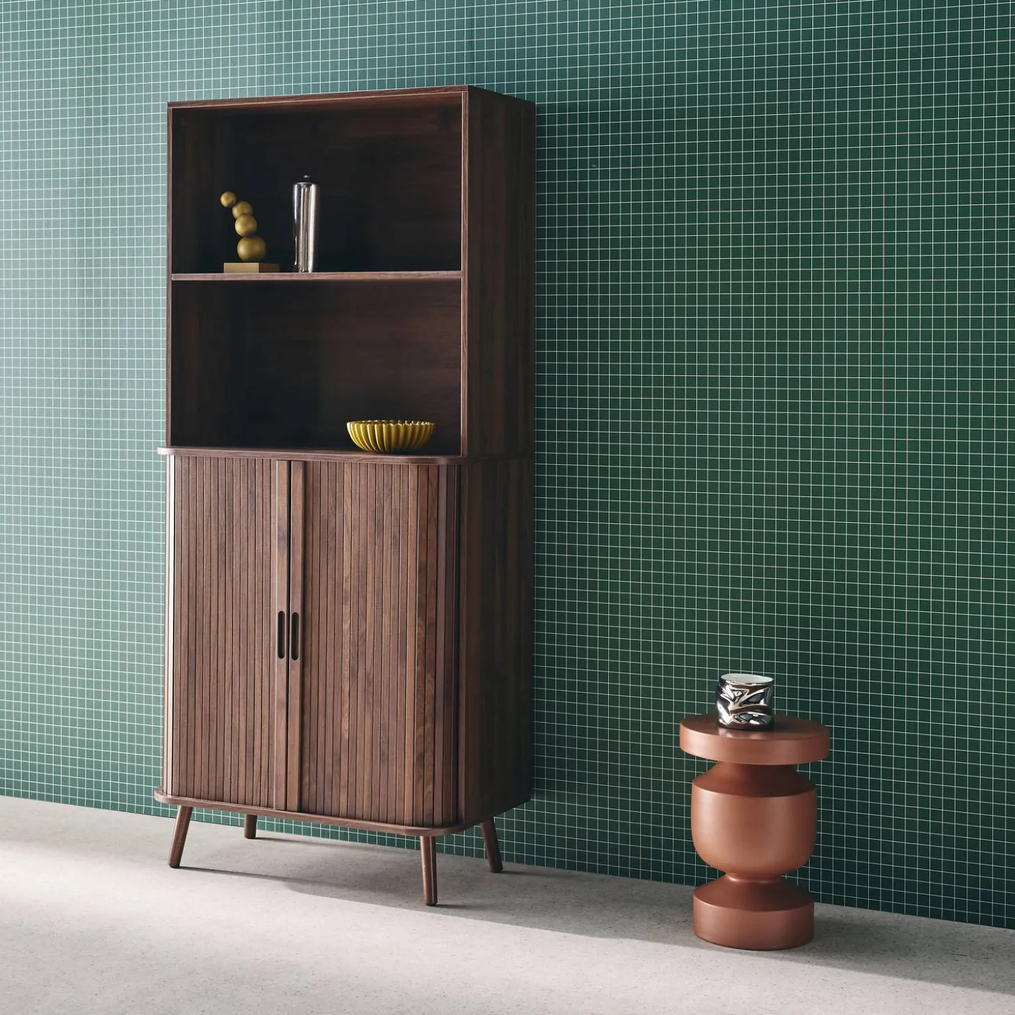 Scandinavische boekenkast met 2 schuifdeuren en plank 80cm
