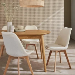 Scandinavische boucléstoel met houten poten (set van 4)