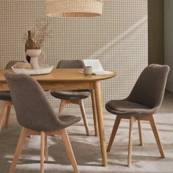 Scandinavische boucléstoel met houten poten (set van 4)