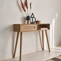 Scandinavische console met houtdecor en afgerond riet