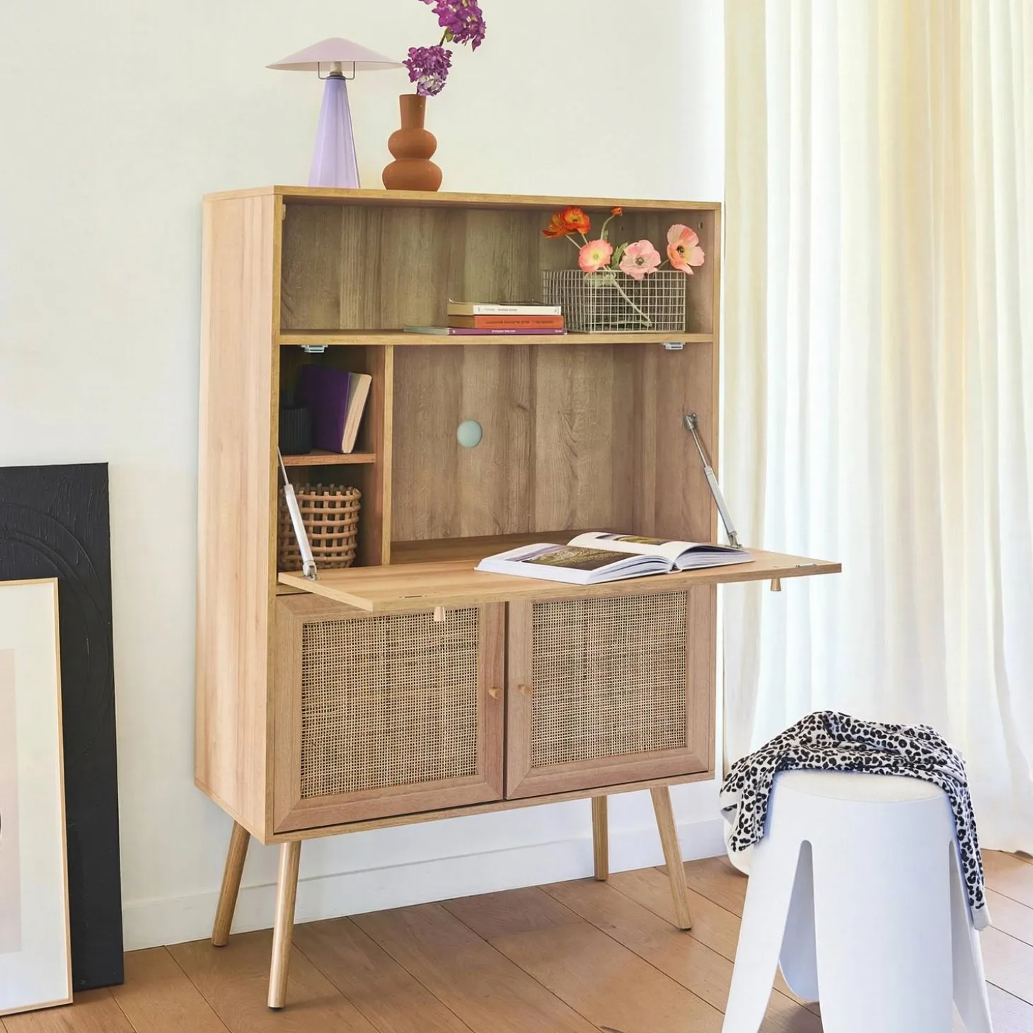Secretaire bureau kast met houtlook en rotan