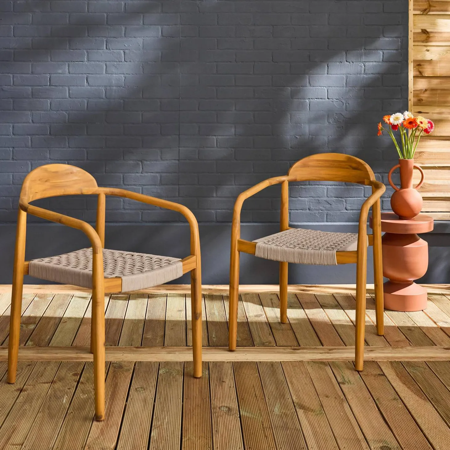 Set van 2 acacia houten tuinstoelen, zitting in kunststof