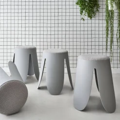 Set van 4 stapelkrukken in boucléstof
