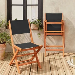 Set van twee houten klapstoelen