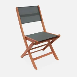Set van twee houten klapstoelen
