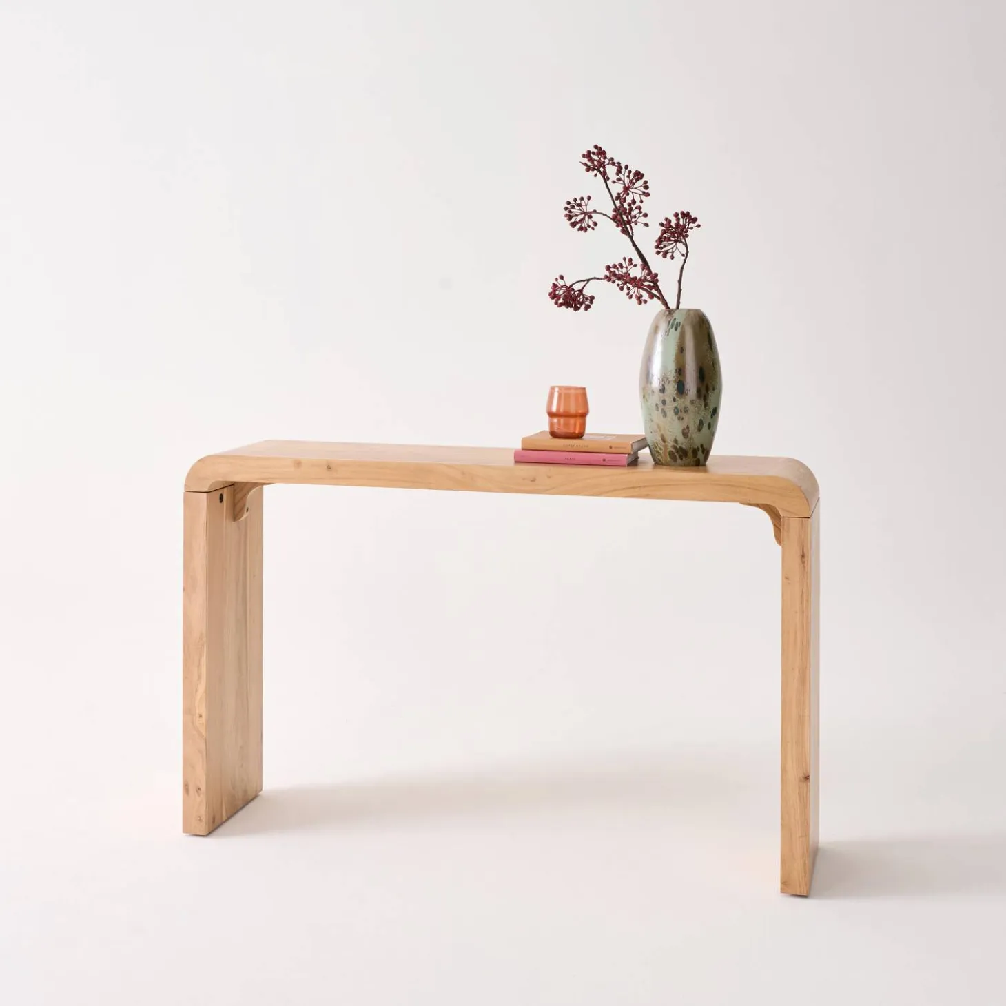 Sidetable van acaciahout