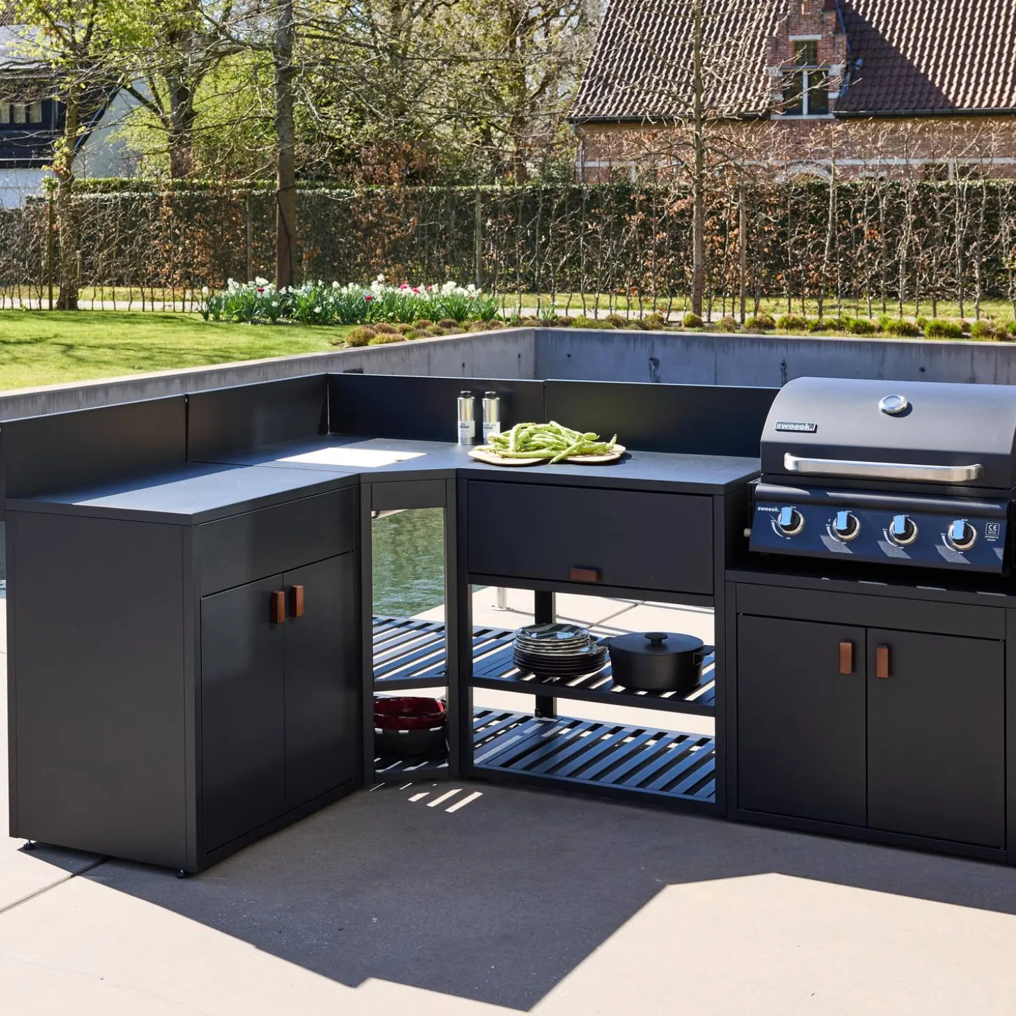 Stalen buitenkeuken 6 modules met gasbarbecue 4 branders