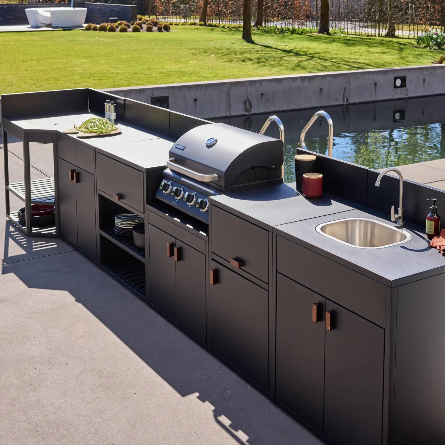 Stalen buitenkeuken 6 modules met gasbarbecue 4 branders