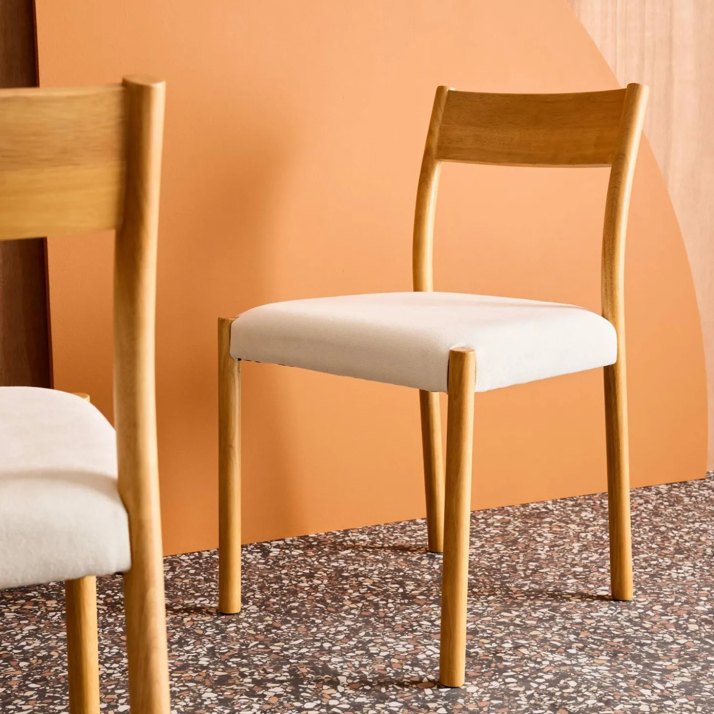 Stoelen van rubberhout en stof (set van 2)