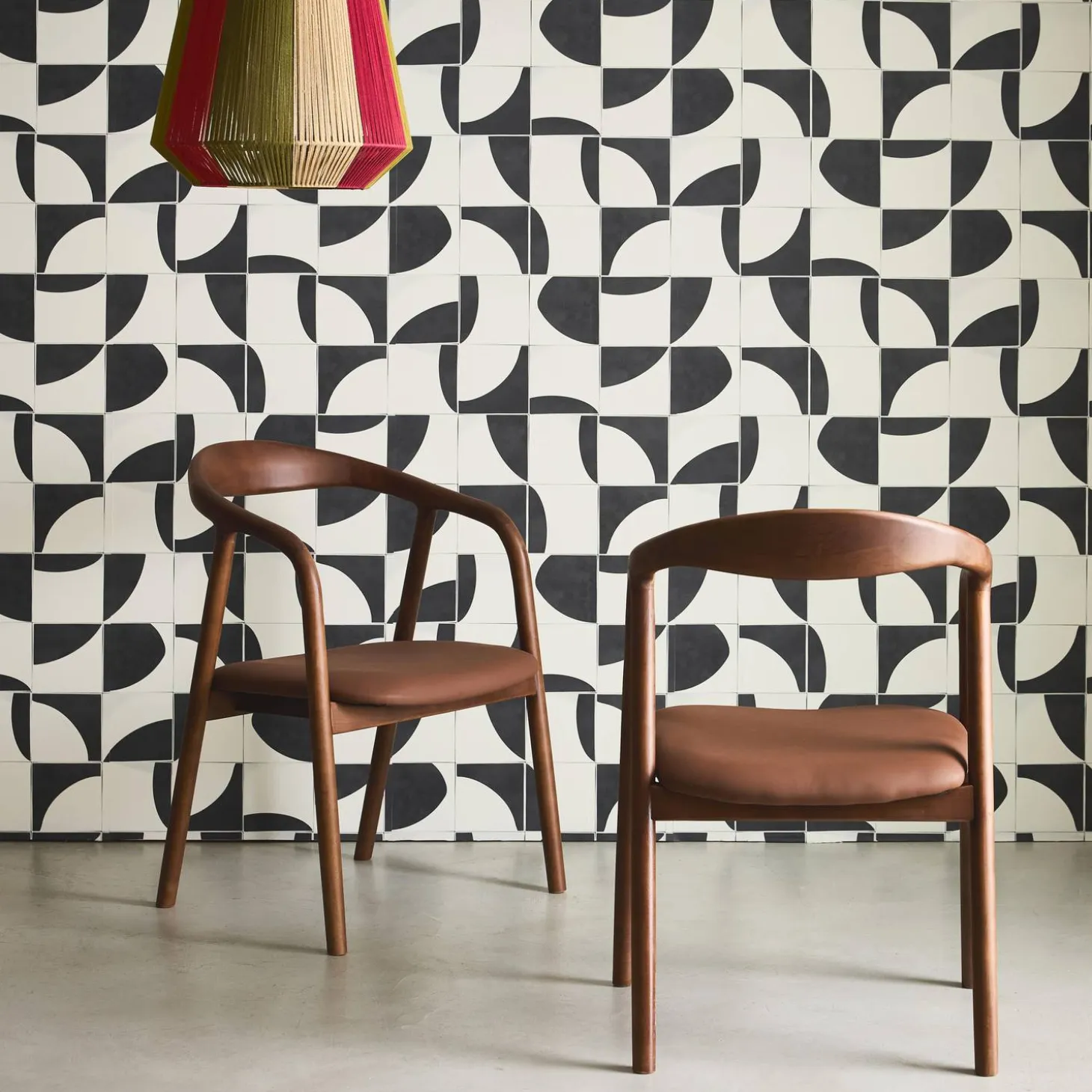 Stoelen vintage rubberhout en kunstleer (set van 2)