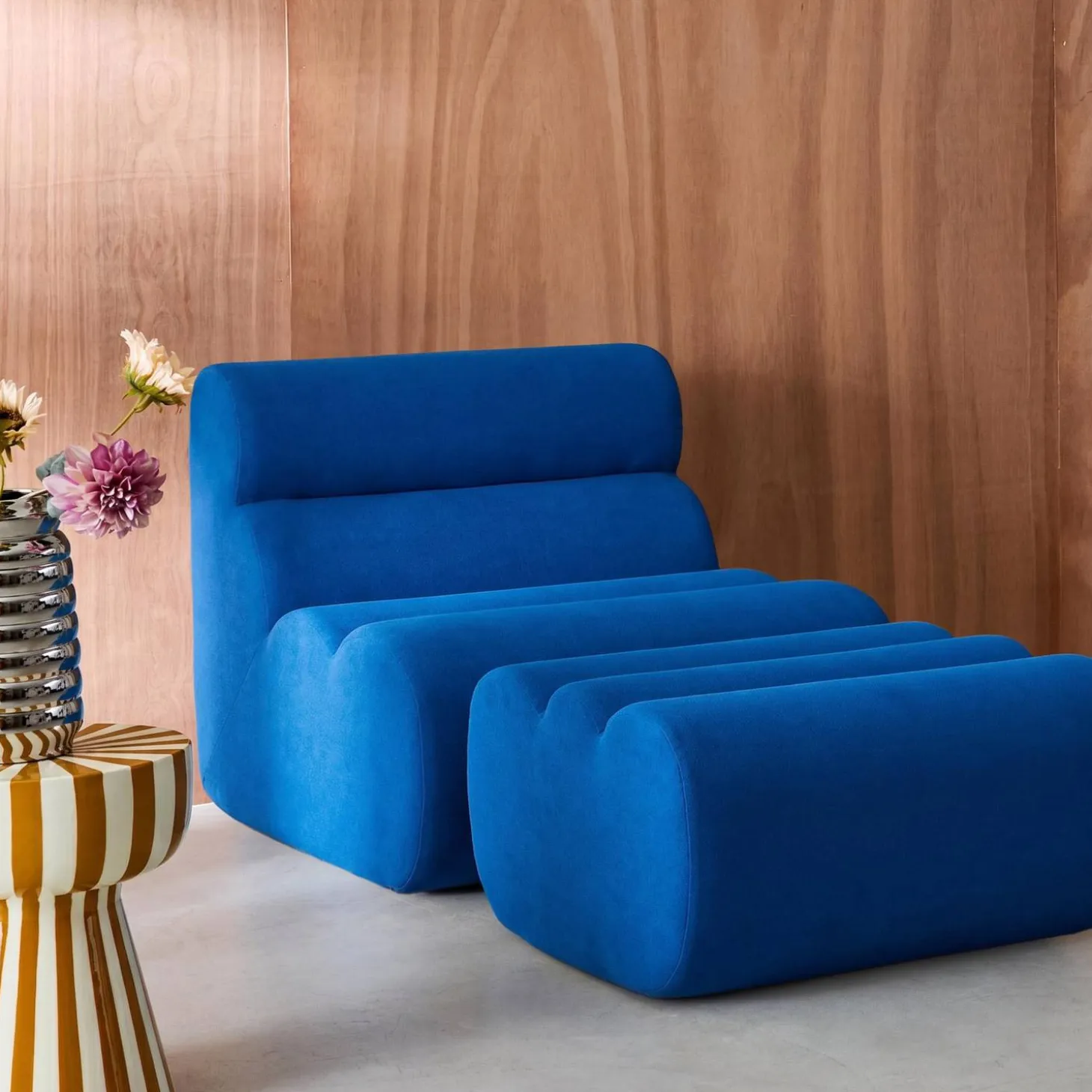 Stoffen fauteuil 1 zitplaats met voetenbankje