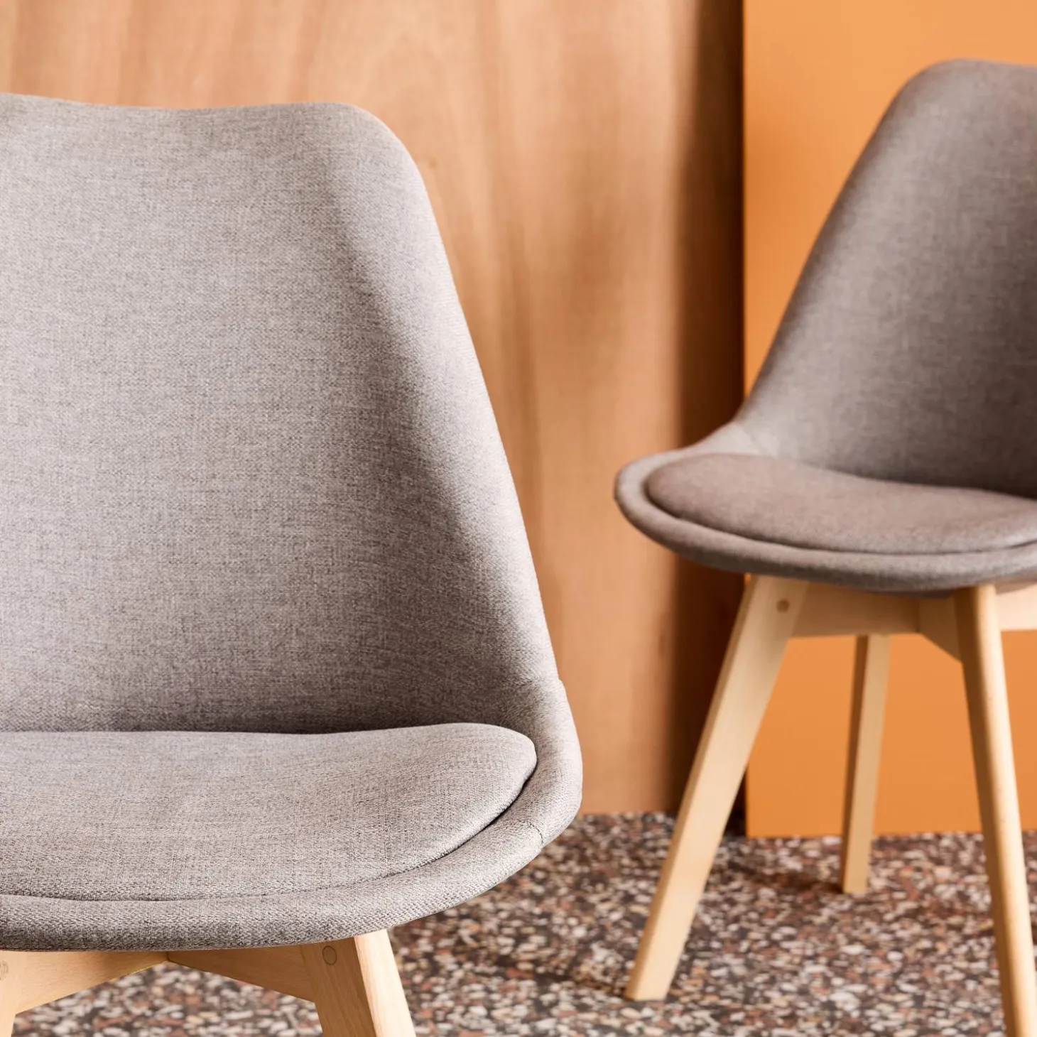 Stoffen Scandinavische stoelen met beukenhouten poten (set van 4)