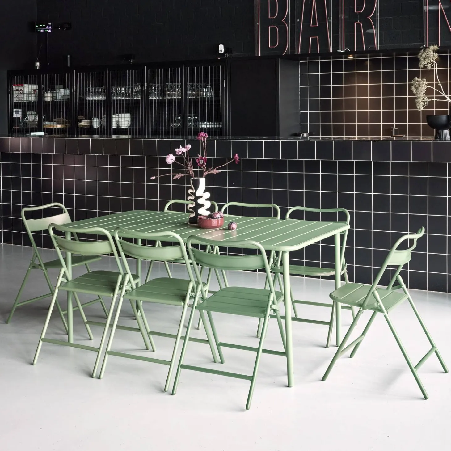 Tuintafel met 8 opklapbare stoelen metaal