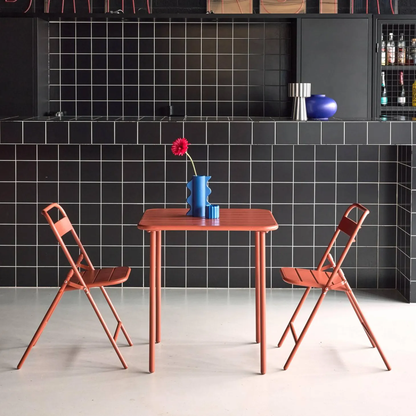 Tuintafel met 2 opklapbare stoelen metaal