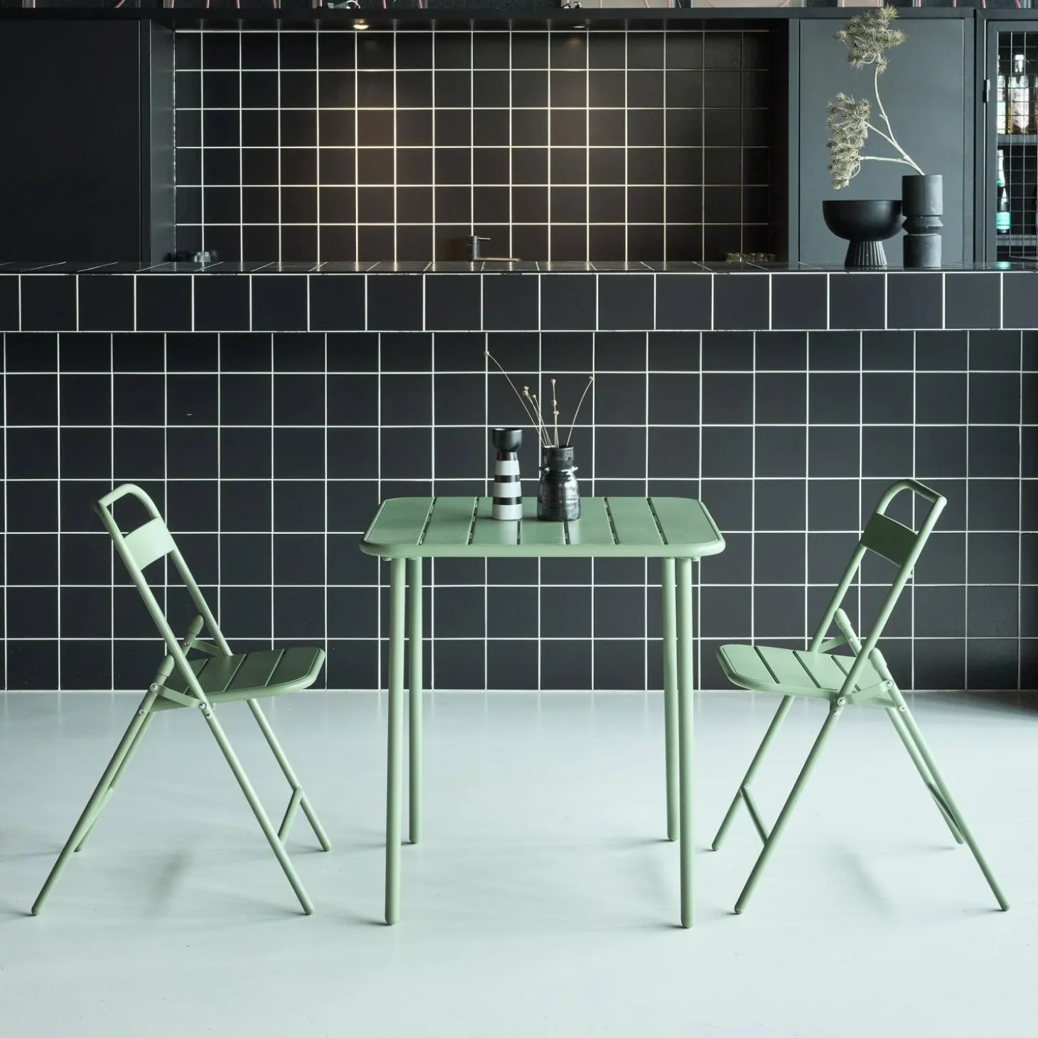 Tuintafel met 2 opklapbare stoelen metaal