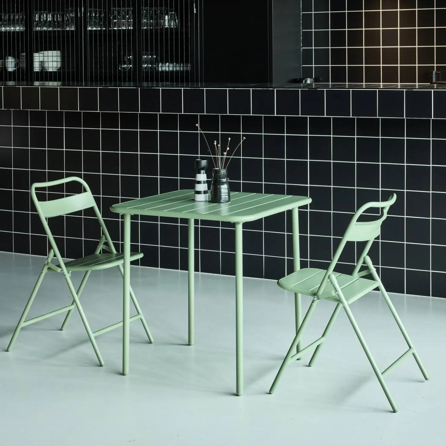 Tuintafel met 2 opklapbare stoelen metaal