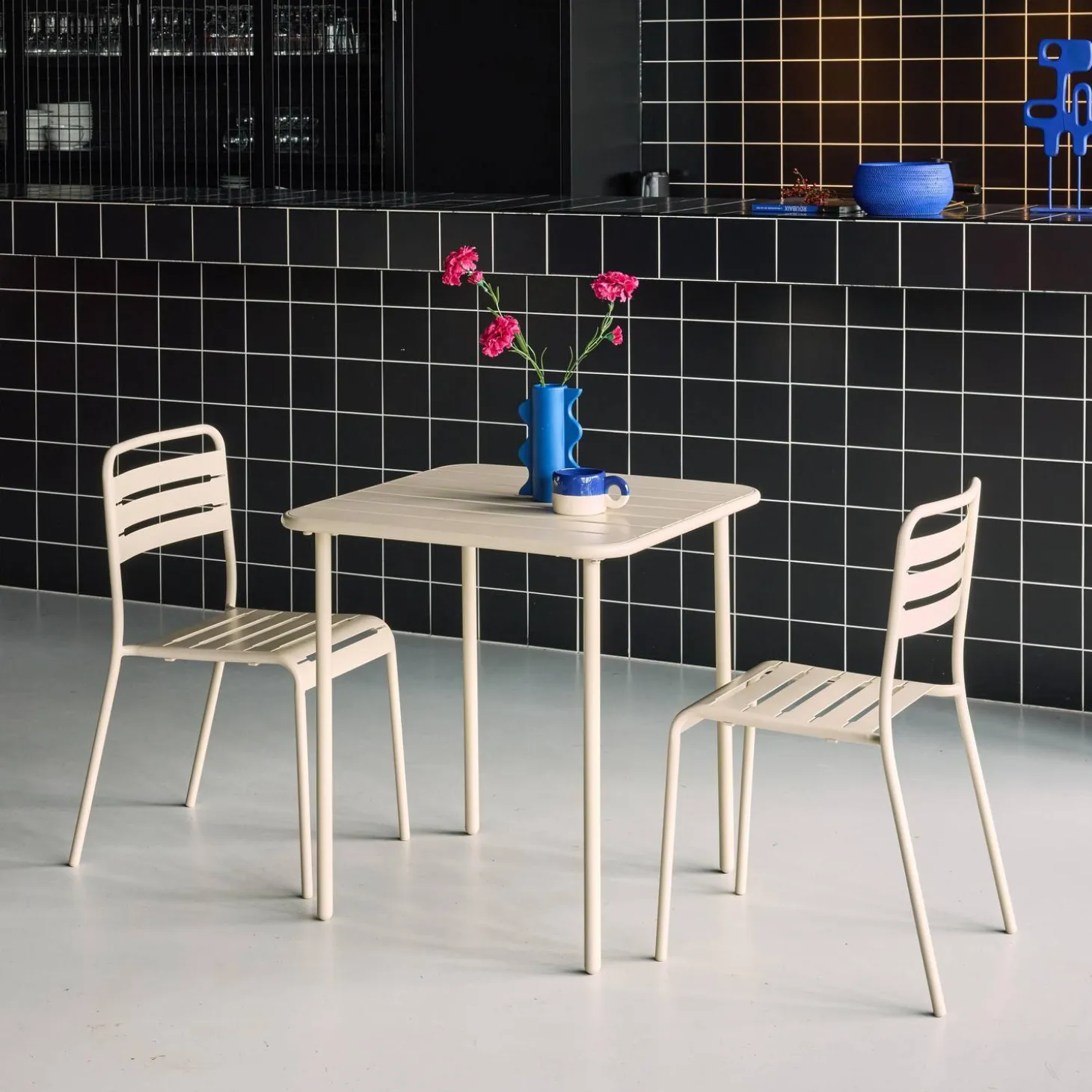 Tuintafel met 2 stoelen