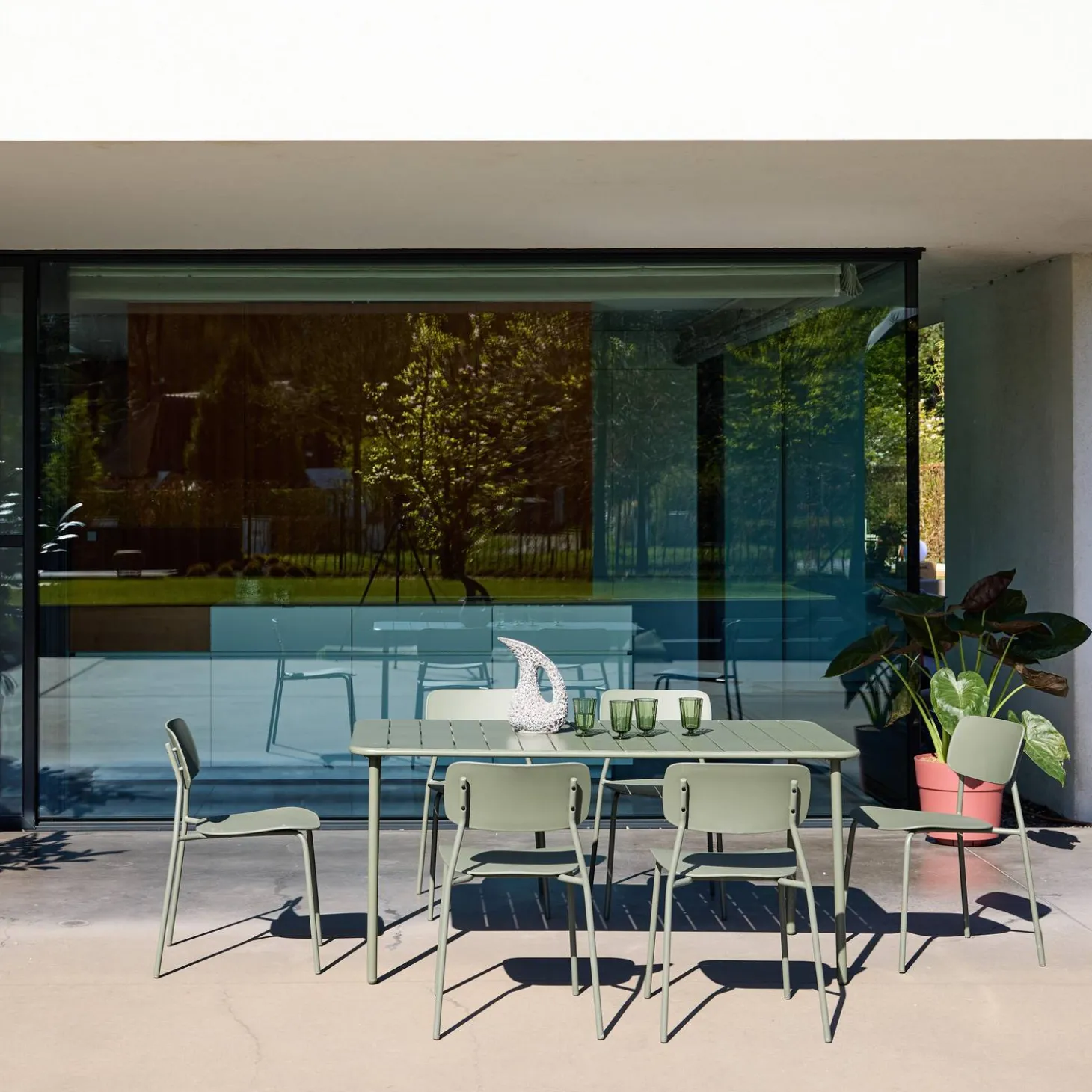 Tuintafel + 6 stoelen metaal