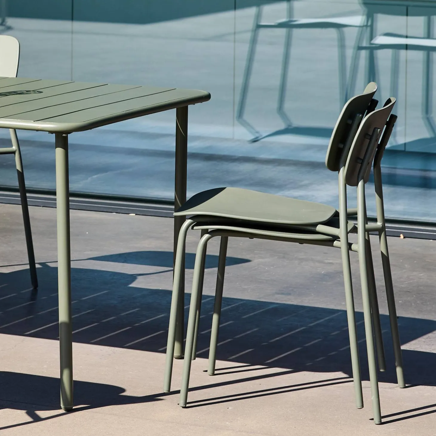 Tuintafel + 6 stoelen metaal