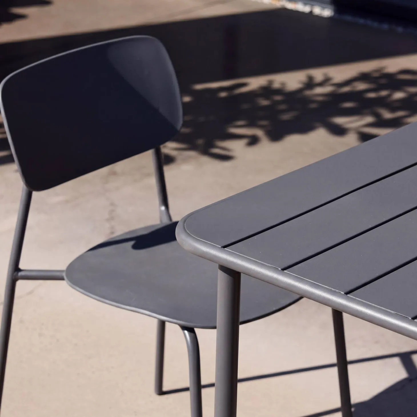 Tuintafel + 4 stoelen metaal