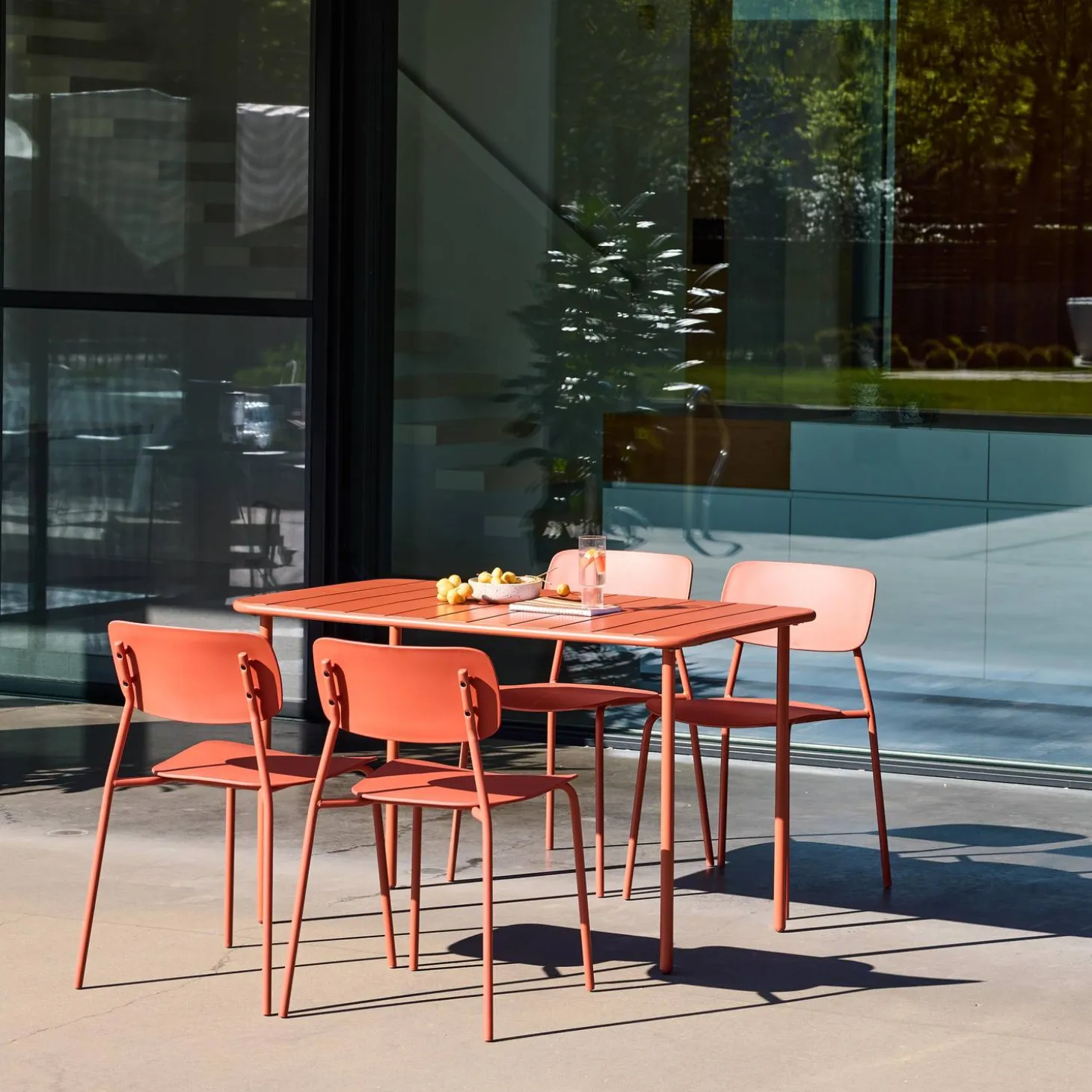 Tuintafel + 4 stoelen metaal