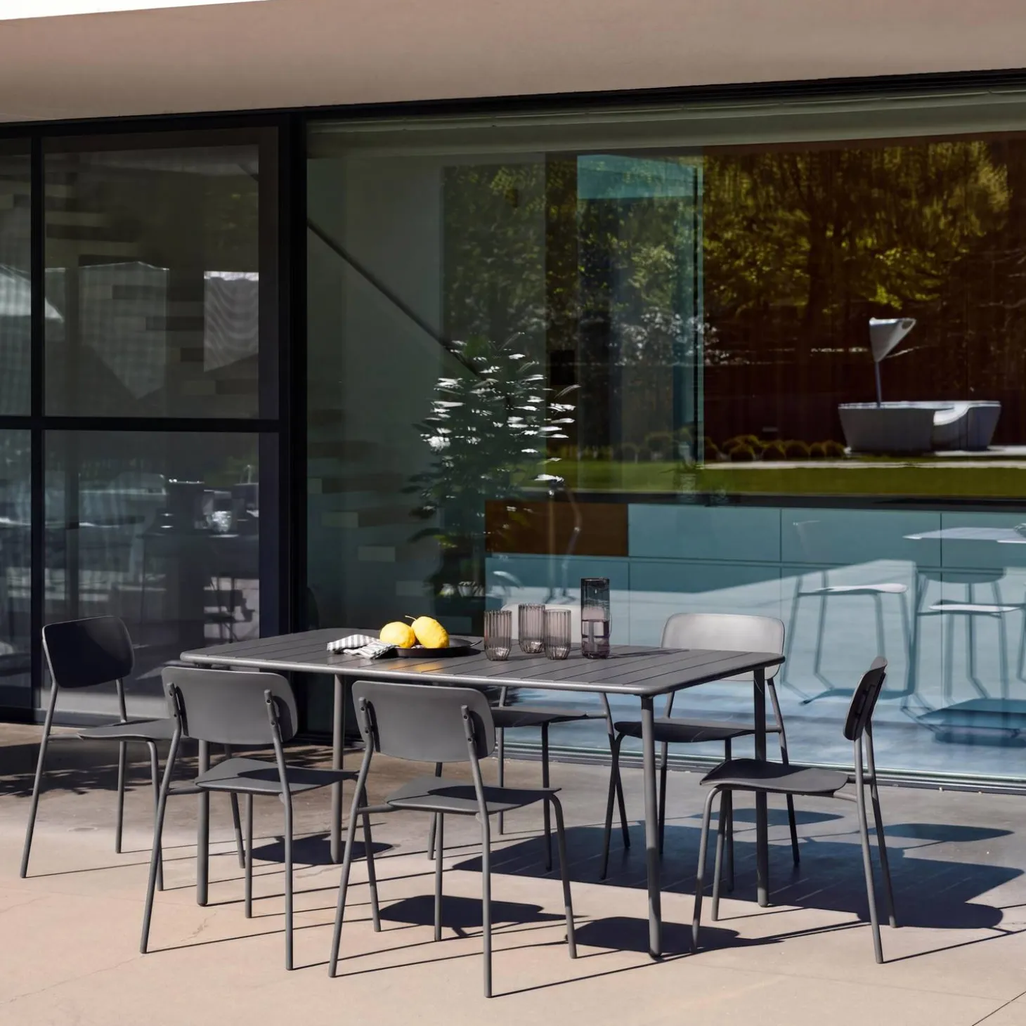 Tuintafel + 6 stoelen metaal