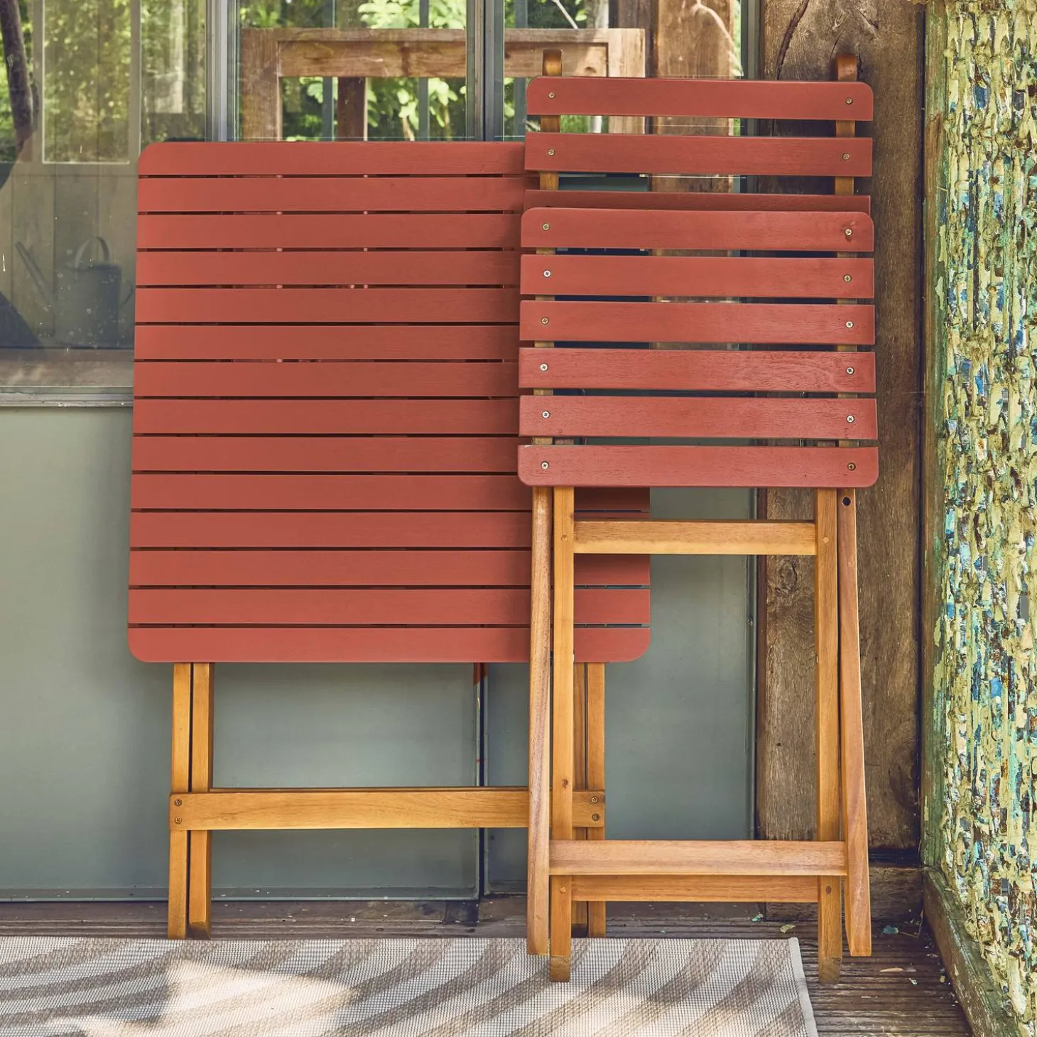 Tuintafel van hout met 2 opklapbare stoelen