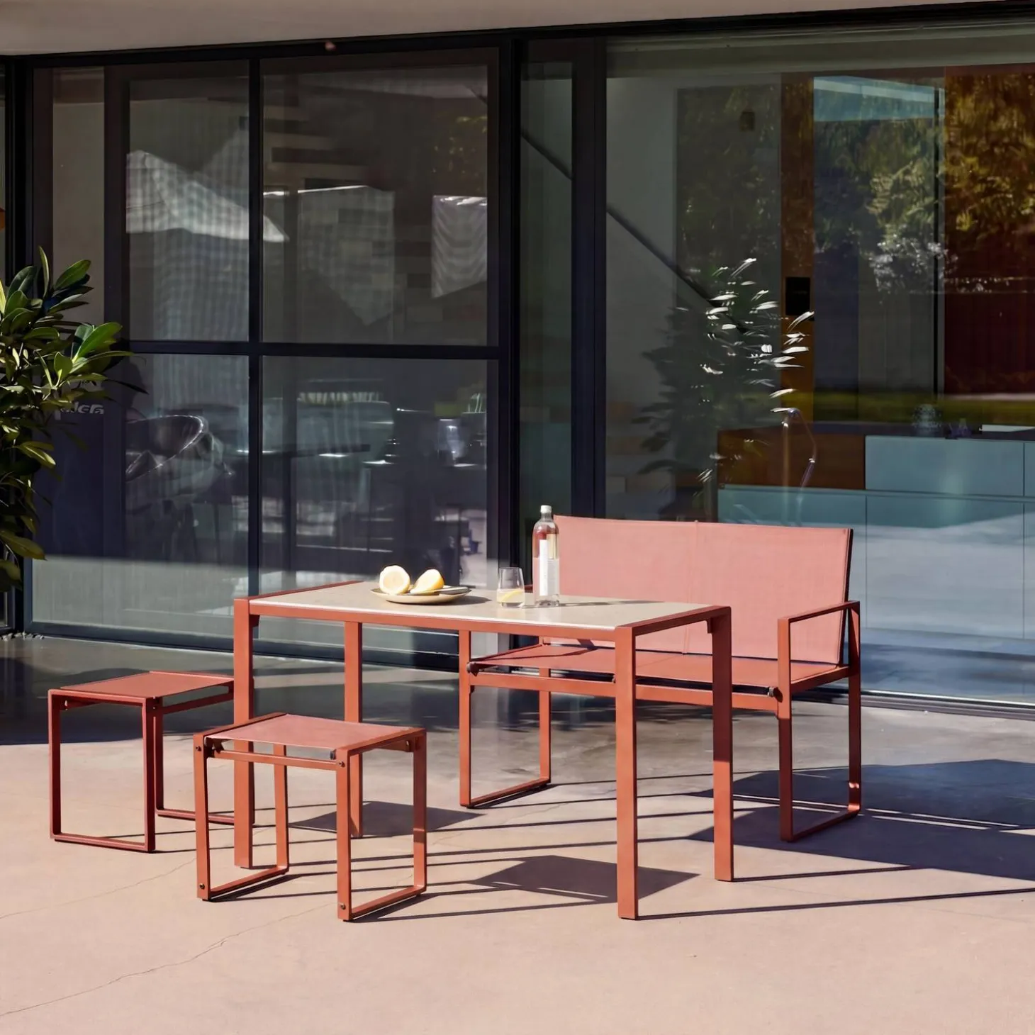 Tuintafel + 4 zitplaatsen inschuifbare set van staal en textileen