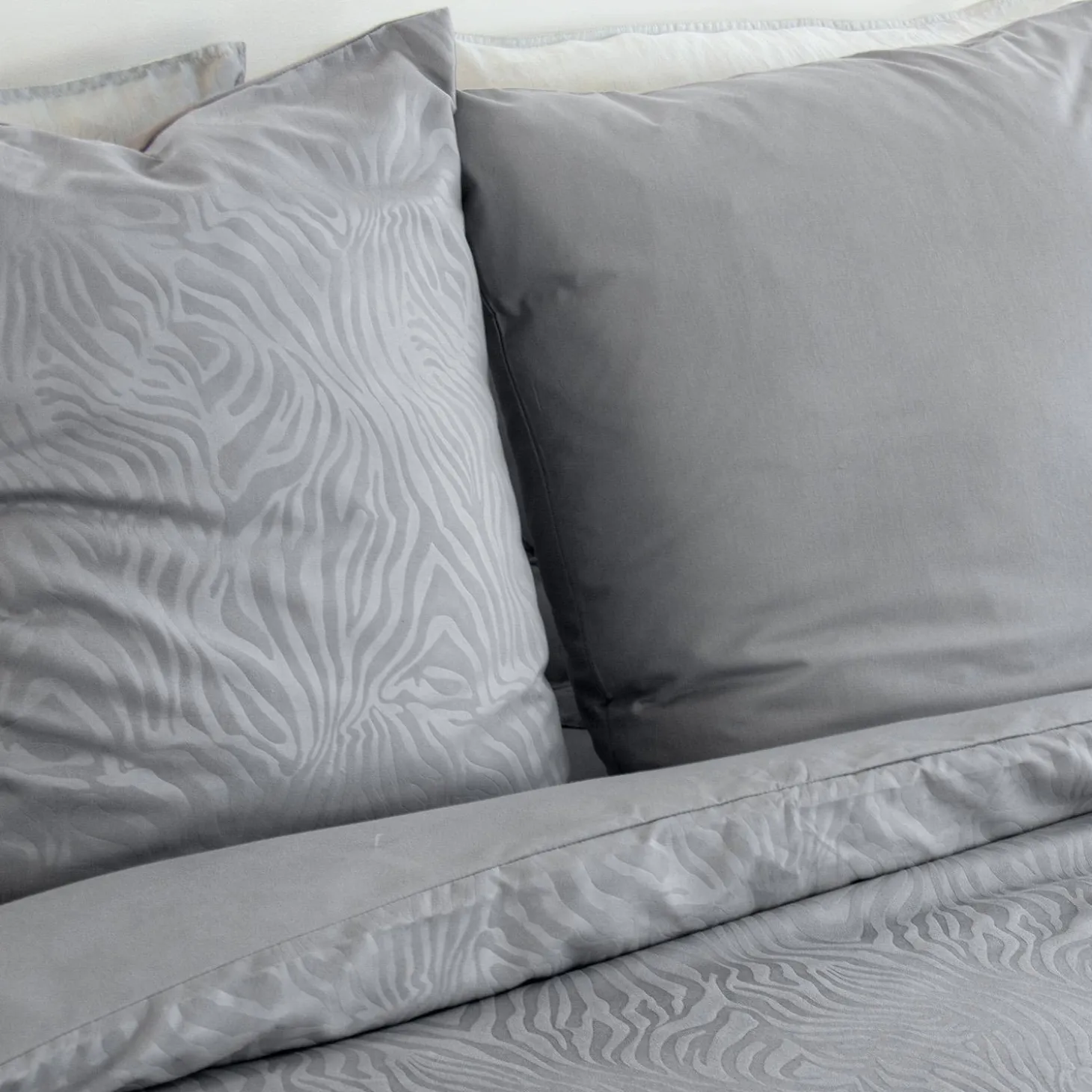 Tweepersoons beddengoed met grijze zebraprint omkeerbaar polyester