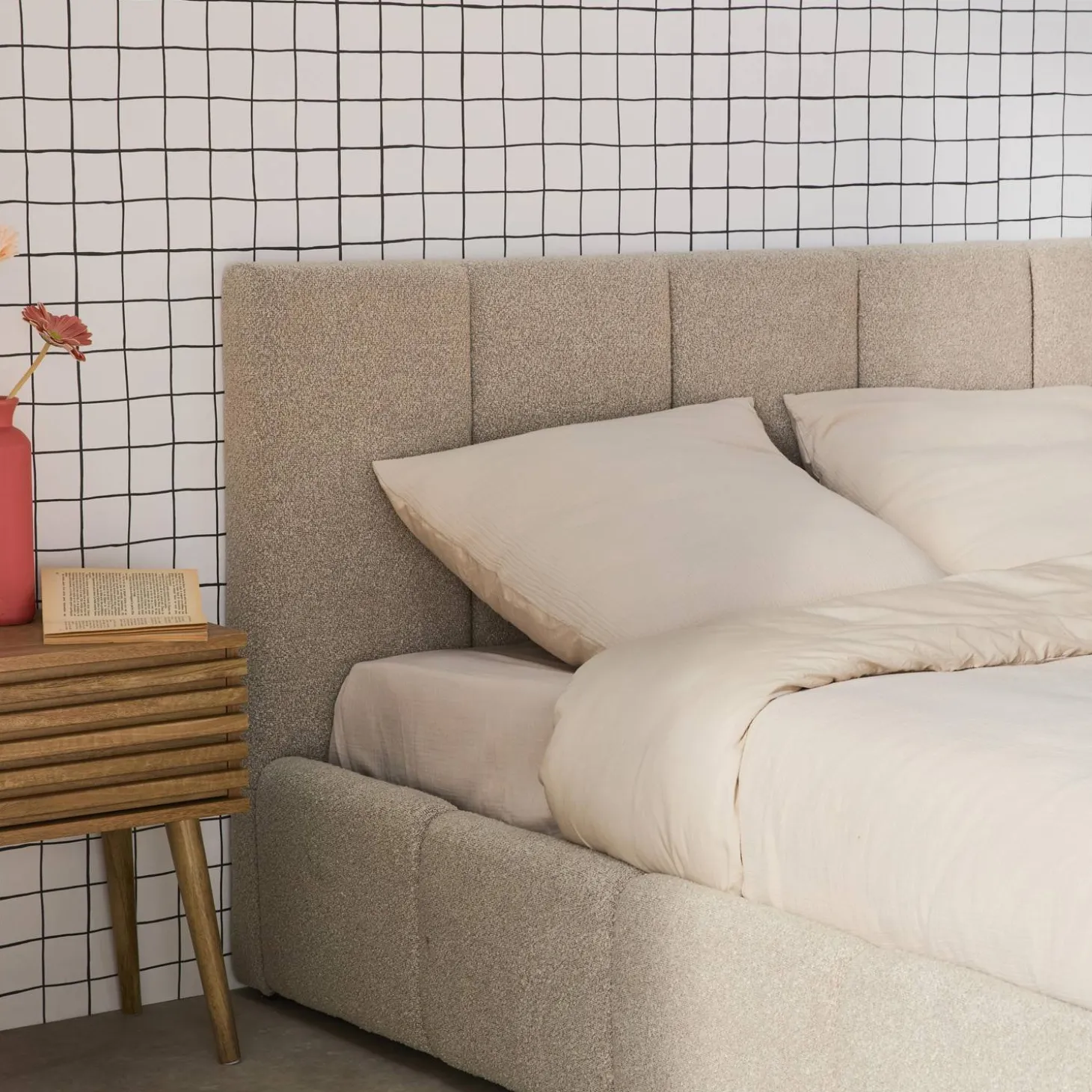 Tweepersoonsbed 140x190cm met opbergbox lattenbodem en hoofdbord in getextureerde bouclé