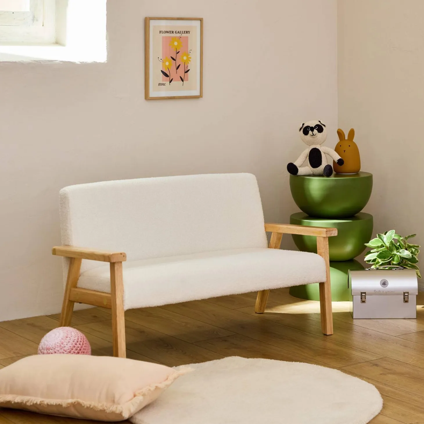 Tweezits bankje voor kinderen van hout en bouclé