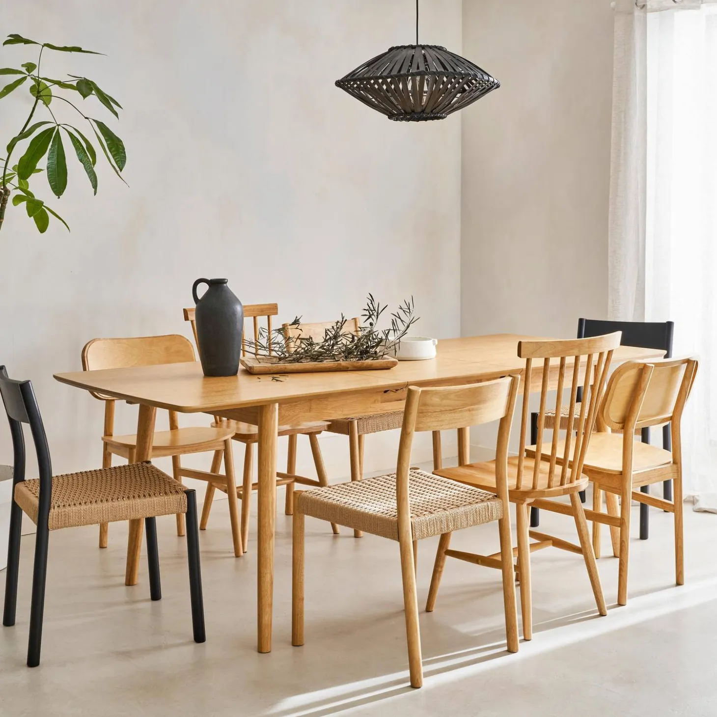 Uitschuifbare eettafel van eikenfineer, 6 tot 8 zitplaatsen, 160-210cm