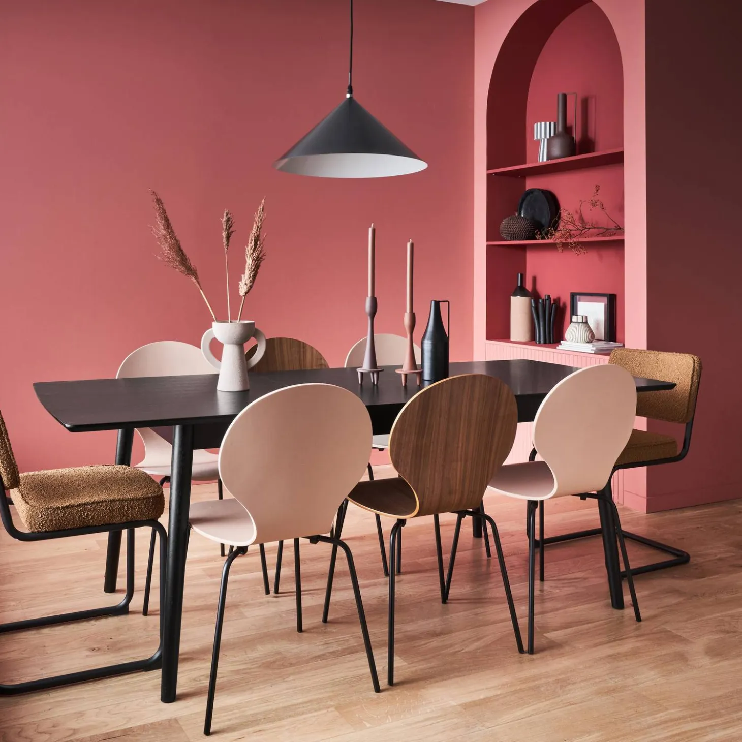 Uitschuifbare eettafel van eikenfineer, 6 tot 8 zitplaatsen, 160-210cm